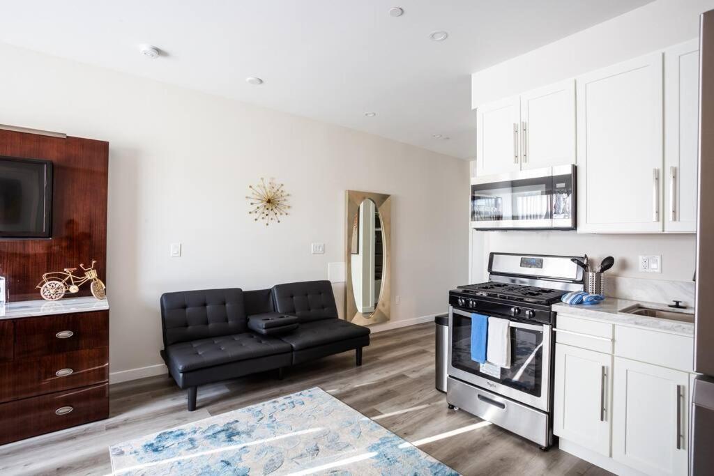 Luxurious Furnished Studio W Full Kitchen In Sd سان دييغو المظهر الخارجي الصورة