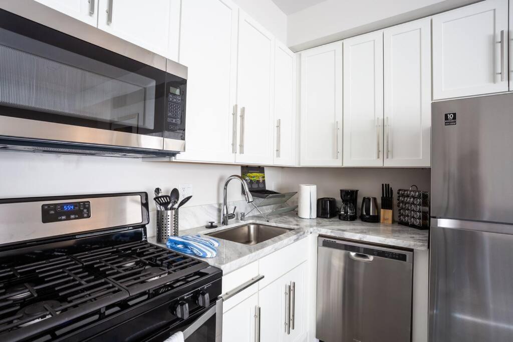 Luxurious Furnished Studio W Full Kitchen In Sd سان دييغو المظهر الخارجي الصورة