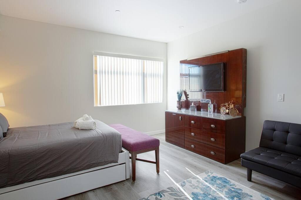 Luxurious Furnished Studio W Full Kitchen In Sd سان دييغو المظهر الخارجي الصورة