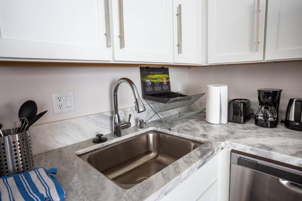 Luxurious Furnished Studio W Full Kitchen In Sd سان دييغو المظهر الخارجي الصورة